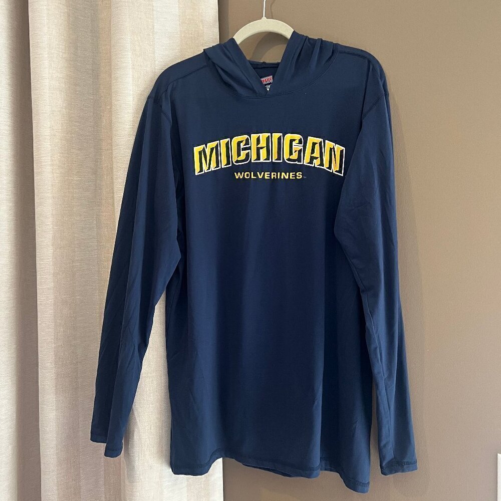 Michigan Wolverines Long Sleeve Hoodie, Lightweight and soft, Size Large